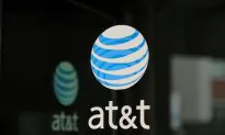AT&T CEO Says China’s Huawei Hinders Carriers From Shifting Suppliers for 5G