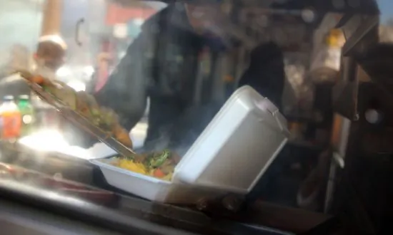 Hawaii Could Become the First State to Ban Most Plastics at Restaurants