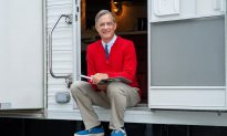 Tom Hanks to Play Fred Rogers in Upcoming Film ‘A Beautiful Day in the Neighborhood’