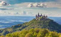 15th-Century Italian ‘Castle in the Sky’ Renovated Is Now Available for Rent