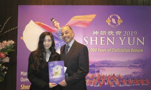 Actor and Dialect Coach Is Refreshed by Shen Yun’s Universal Messages
