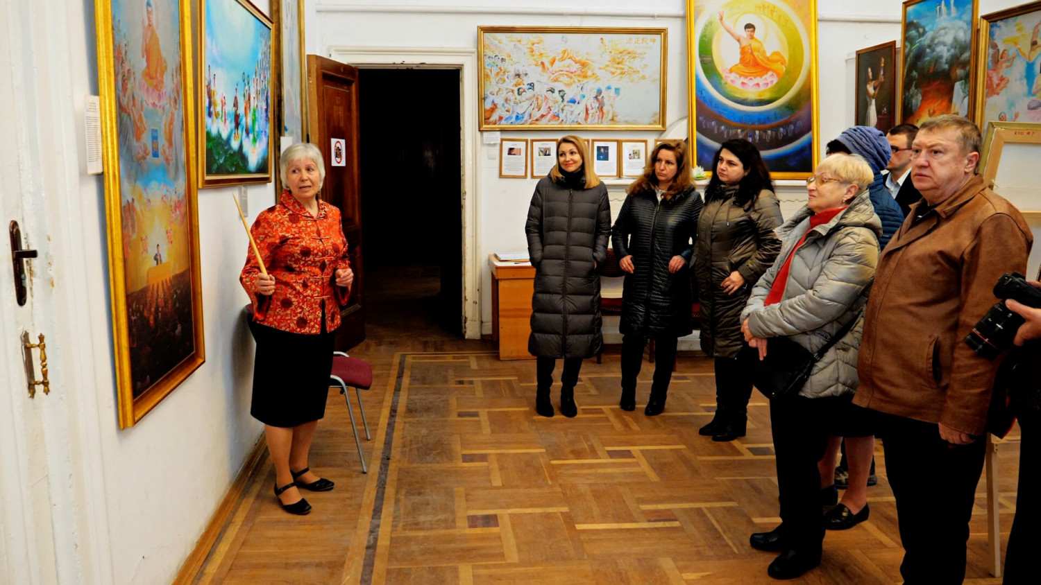 Docent in Action.