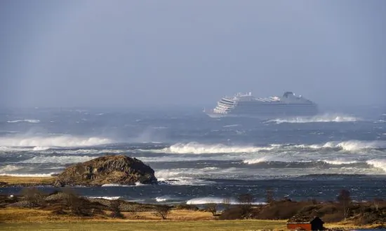 Cruise Ship off Norway Issues Mayday, Begins Evacuations