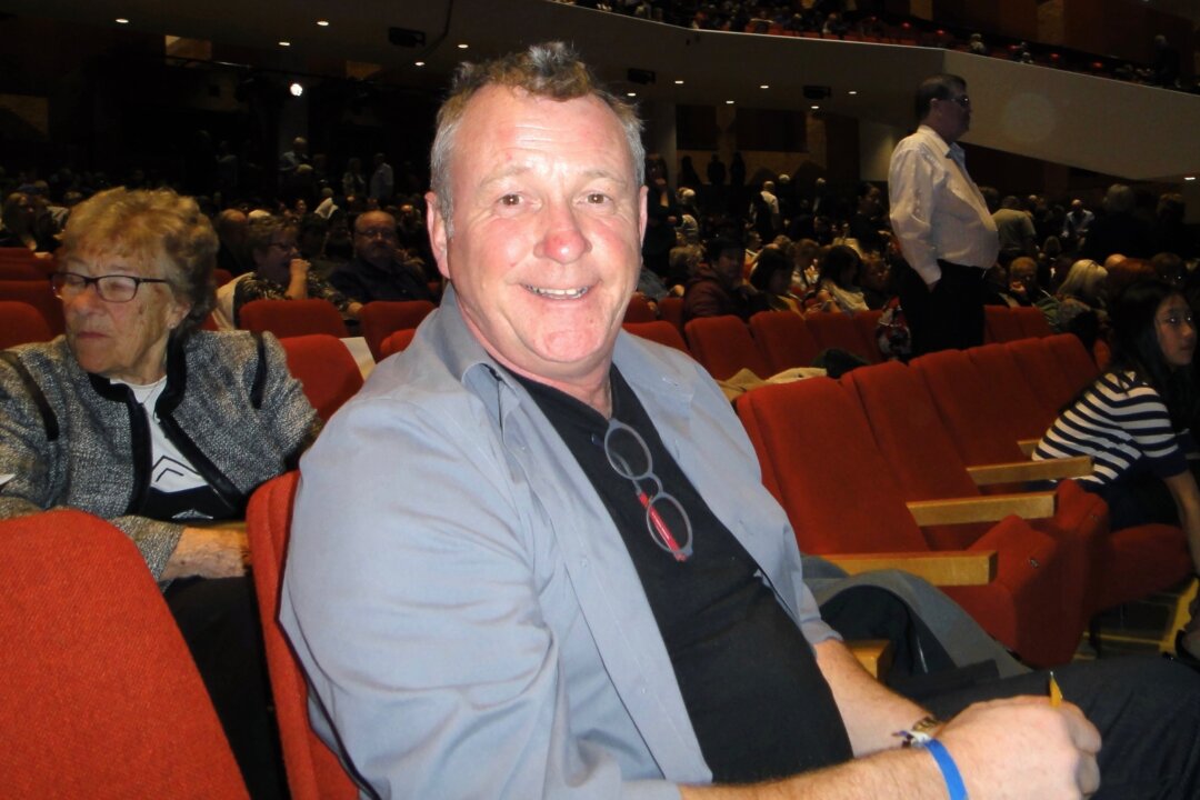 Flower design expert Albert Graves enjoyed Shen Yun at the FirstOntario Concert Hall on March 23, 2019 in Hamilton, Canada. (Dongyu Teng/The Epoch Times)