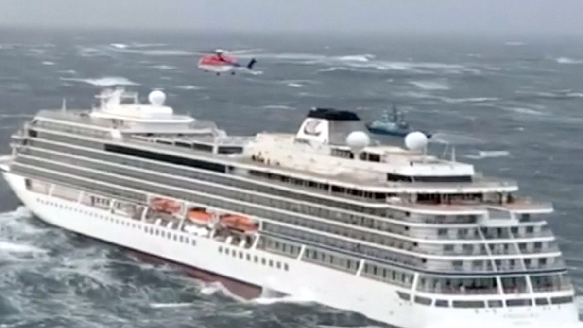 More Passengers Lifted off Norway Cruise Ship before Towing