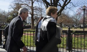 Mueller Goes to Church Next to White House as Washington Awaits Report