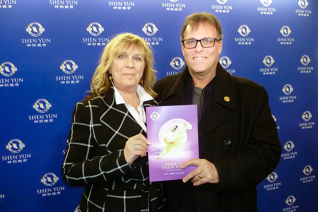 Radio and TV host Barbara Evoy and her husband celebrated their anniversary with Shen Yun Performing Arts on March 24, 2019 at the FirstOntario Concert Hall in Hamilton, Ontario. (Allen Zhou/The Epoch Times)
