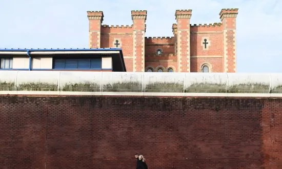 Criminals Getting Employed as Prison Officers to Help Jail Smuggling, Claims Union