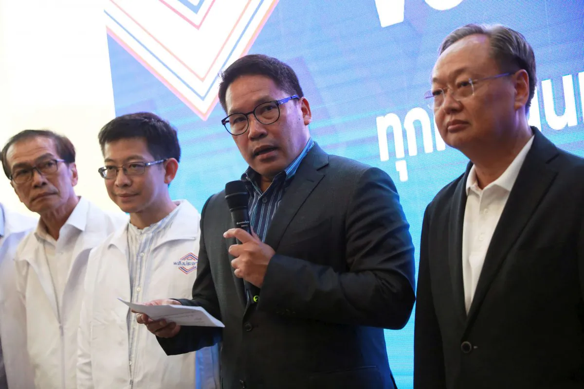 Uttama Savanayana, Palang Pracharat Party leader, holds a news conference during the general election in Bangkok on March 25, 2019. (Soe Zeya Tun/Reuters)