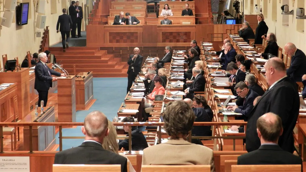 Senators hold discussions over a resolution expressing concerns over human rights abuses in China, at Wallenstein Palace, in Prague, the capital of the Czech Republic, on March 20, 2019. (Martin Samek/The Epoch Times)