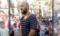 Man Stands at Barcelona Terror Attack Spot for Hours for a Special Purpose