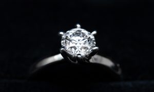 Woman Buys $13 Ring at a Flea Market & Learns It's a 26-Carat Diamond 30 Years Later