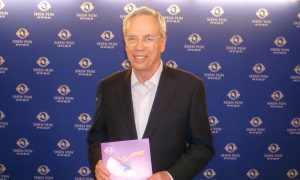 Former Canadian Minister Recommends Shen Yun