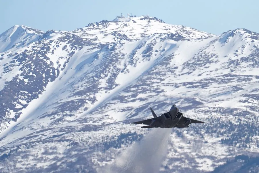 An F-22 Raptor takes off from Joint Base Elmendorf-Richardson, Alaska (US Air Force)