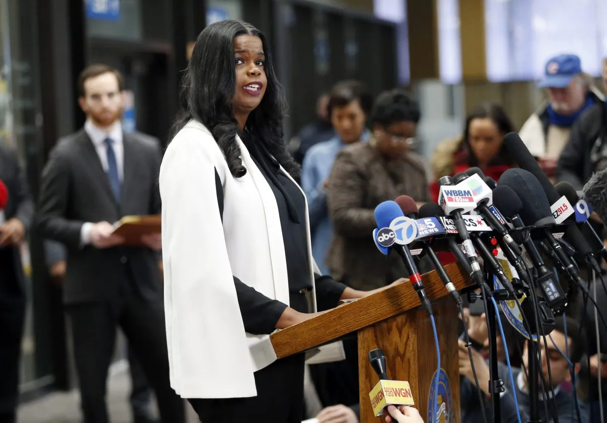 Cook County State's attorney Kim Foxx speaks with reporters and details the charges against R. Kelly's first court appearance at the Leighton Criminal Courthouse on Feb. 23, 2019 in Chicago, Illinois. (Nuccio DiNuzzo/Getty Images)