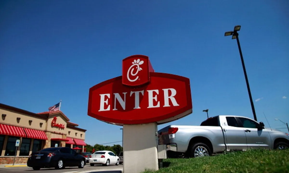 Drive through customers wait in line at a Chick-fil-A resturant in Fort Worth, Texas , on Aug. 1, 2012. (Tom Pennington/Getty Images)