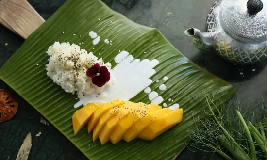 Plastic No More! Supermarket Adopts Banana Leaves for Packaging