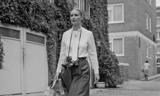 Tania Mallet, Bond Girl in ‘Goldfinger,’ Dies Aged 77