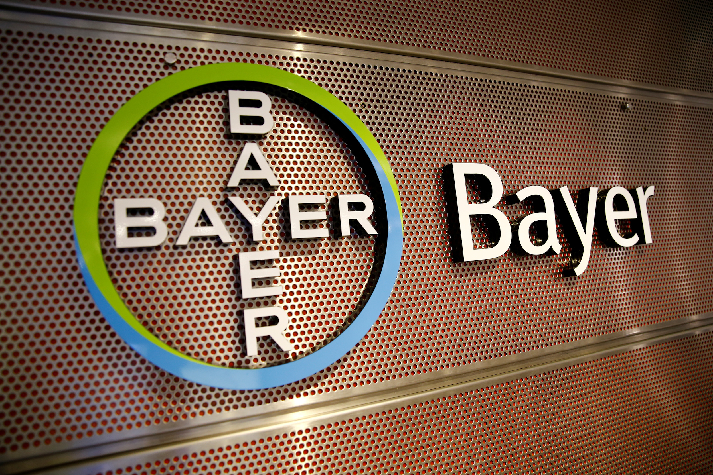 Bayer. Bayer компания. Байер фармацевтическая компания. Байер логотип.