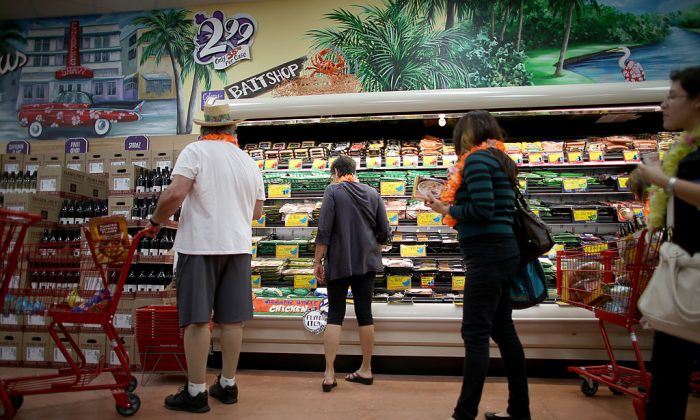 File photo showing shoppers at a Trader Joe's in Pinecrest, Fla., on Oct. 18, 2013. (Joe Raedle/Getty Images)