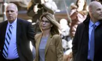 Loughlin, Giannulli Set for October Trial in College Scam