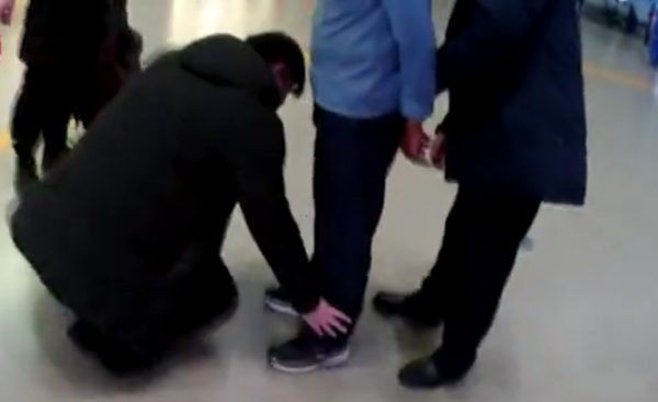 Smelly feet drug smuggler