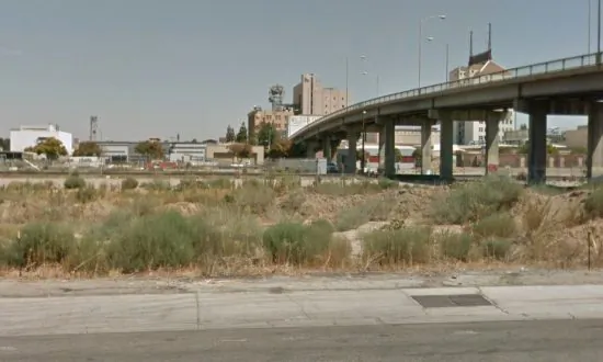 Chanting Schoolboys Help Save Suicidal Woman Hanging From Bridge