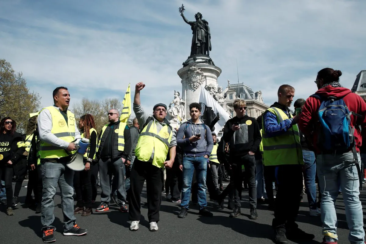 Protesters wearing yellow vests attend a demonstration during the Act XXI (the 21st consecutive national protest on Saturday) of the "yellow vests" movement at Place de la Republique in Paris in Paris, France, April 6, 2019. REUTERS/Benoit Tessier