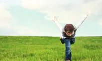Why Getting Outside and Doing New Things Makes Your Kids Happy