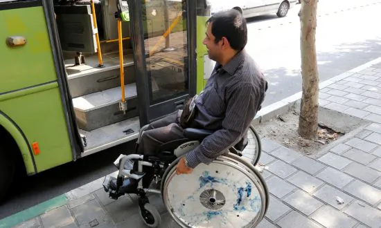 Passenger Asks Bus Driver to Throw Out Homeless Man, His Reply Has Everyone in Silence