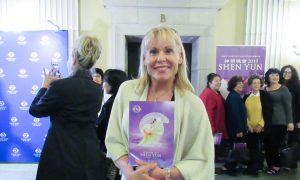 Shen Yun Mesmerizing and Inspiring for Professor