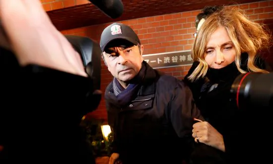 Ghosn Met Lebanese President After Fleeing Japan: Sources