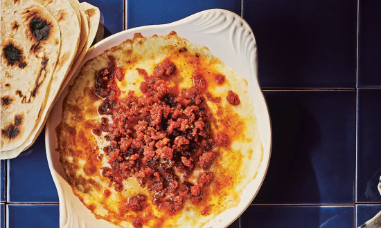Queso Fundido Con Chorizo