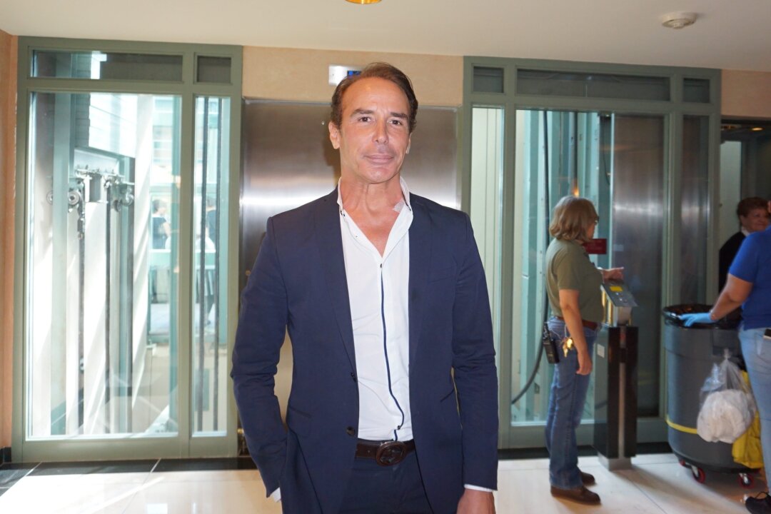 Fashion designer Lloyd Klein saw Shen Yun Performing Arts at the Kravis Center for the Performing Arts in West Palm Beach, Florida, on April 16, 2019. (Sally Sun/The Epoch Times)