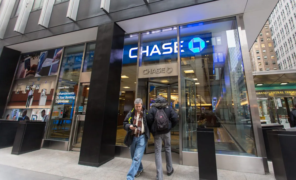 A Chase bank branch on Madison Avenue in Midtown New York, on Jan. 8, 2016. (Ingrid Longauer/Epoch Times)