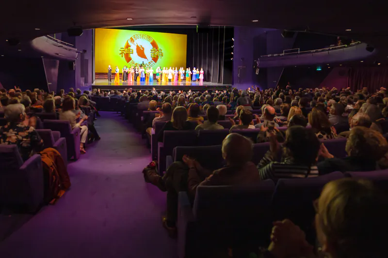 The audience at Shen Yun Performing Arts' curtain call at The Lowry Salford, on April 17, 2019. (Roger Luo/The Epoch Times)