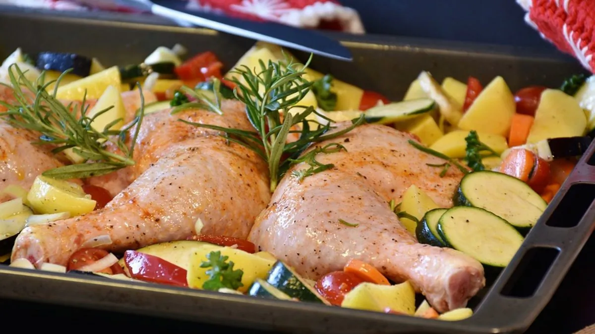 This product "may contain feces." That's the label that one consumer rights advocacy group wants for the government to require meat distributors put on the food they send out to grocery stores. (Manfred Richter/Pixabay)