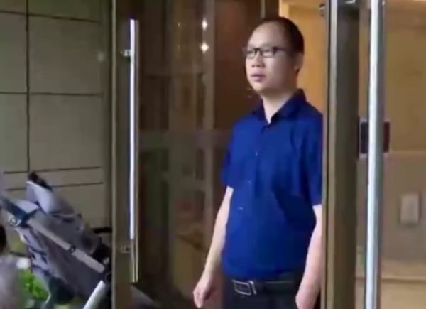 Elevator dogs