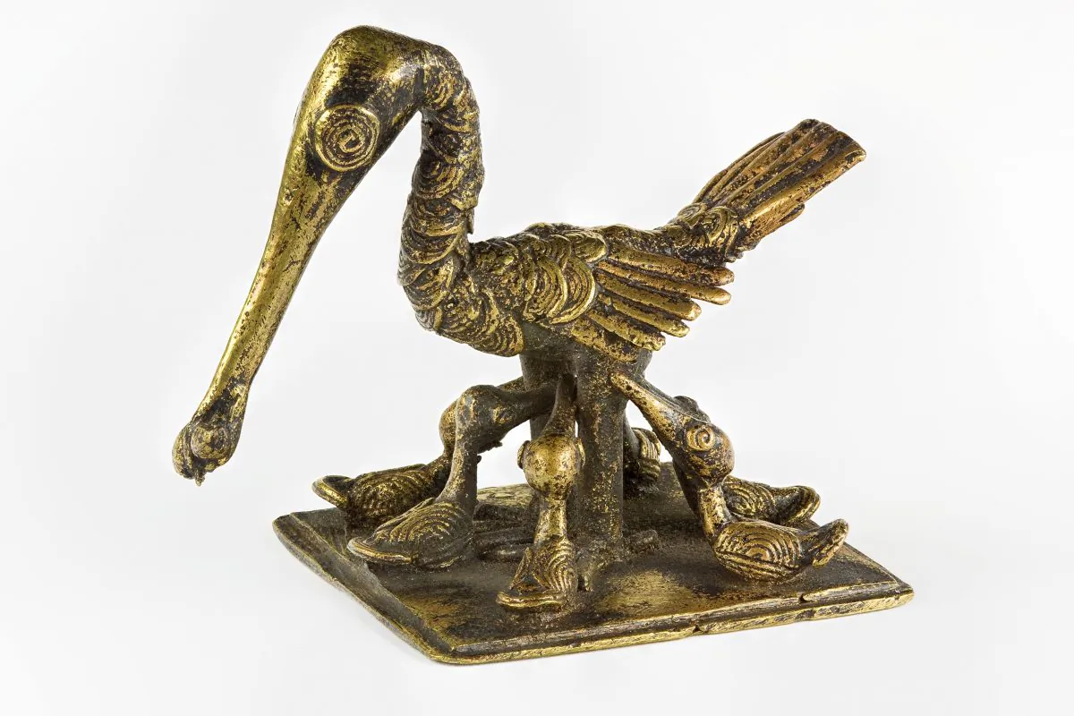 Highly prizing gold, the Akan people use artistic gold weights to serve a number of roles in their cultural life, from the practical use as counterbalances on scales to measure gold, to visual representations of proverbs. (Roger Culos/CC BY-SA 4.0)