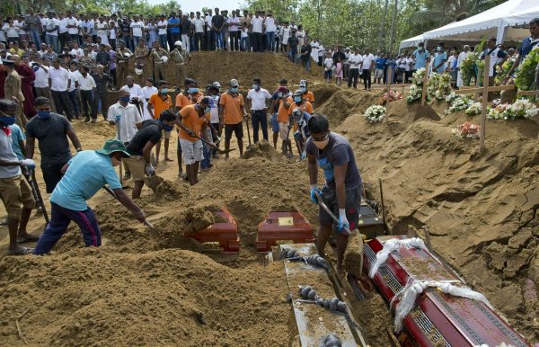 Mass funeral Sri Lanka