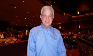 Council Member Captured by Shen Yun Performers’ Energy and Enthusiasm