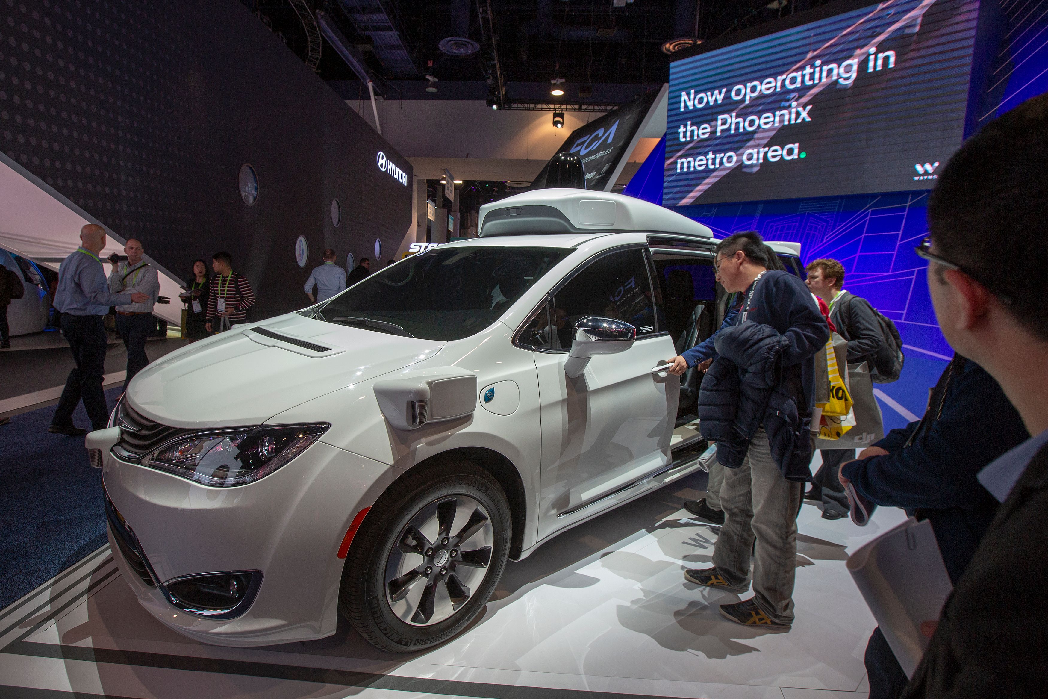 Californian Companies Receive Permission For Self-Driving Car Services - Vimarsana News