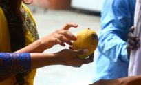 Secret Admirer Delivers Love Poetry Written on Mango to His Crush