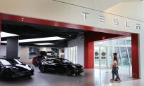Musk Makes Self-Drive Technology Tesla’s Costly New Calling