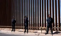 Over 1,300 Migrants Break out of Mexican Detention Facility