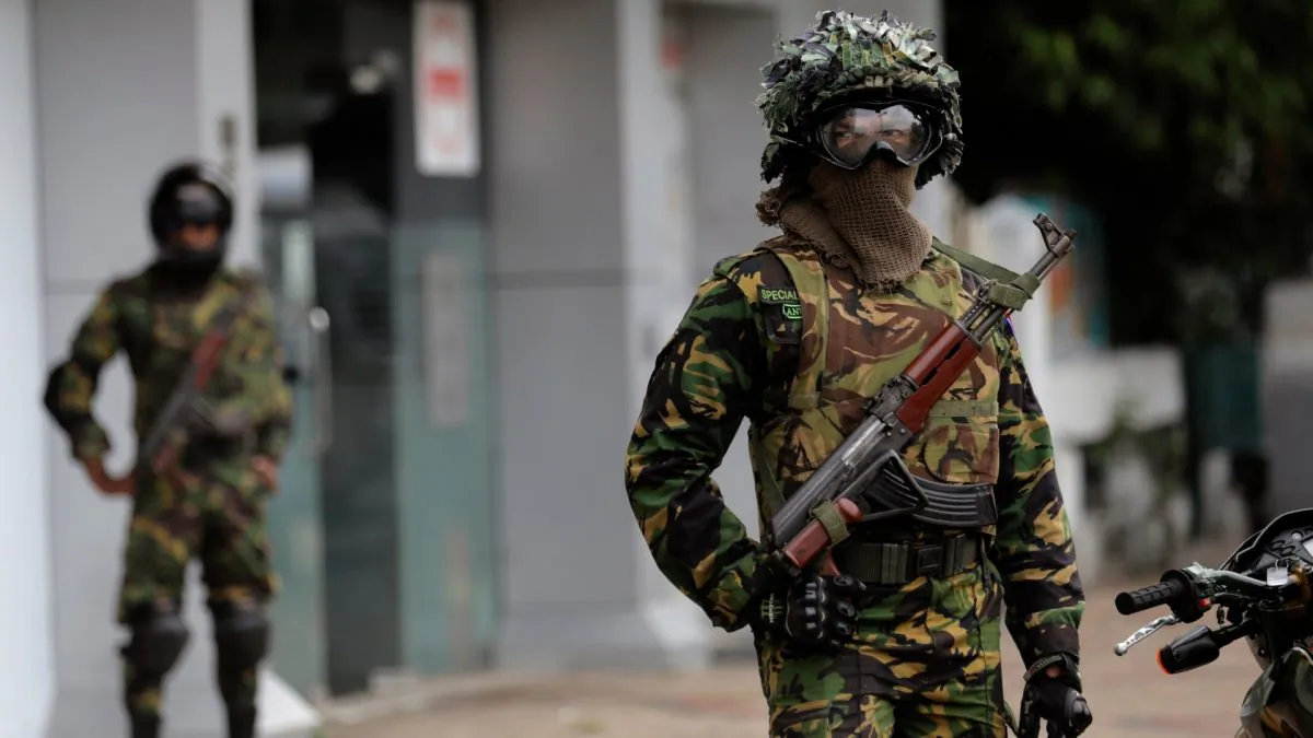 Sri Lankan Special Task Force soldiers stand guard in front of a mosque during the Friday prayers at a mosque in Colombo, Sri Lanka, on April 26, 2019. (Dinuka Liyanawatte/Reuters)