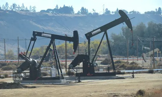 Environmentalists Sue California for Approving New Oil, Gas Wells