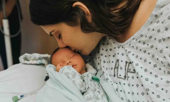 19-Year-Old With Brain Tumour Managed to Stay Alive to Give Birth: ‘Death Happens in the Blink of an Eye’