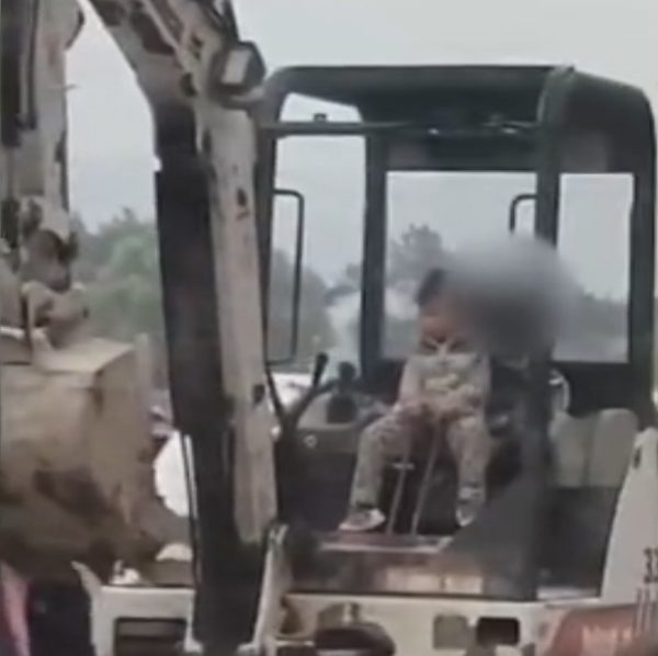 Boy drive excavator