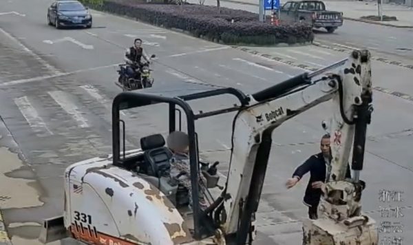 Boy drive excavator
